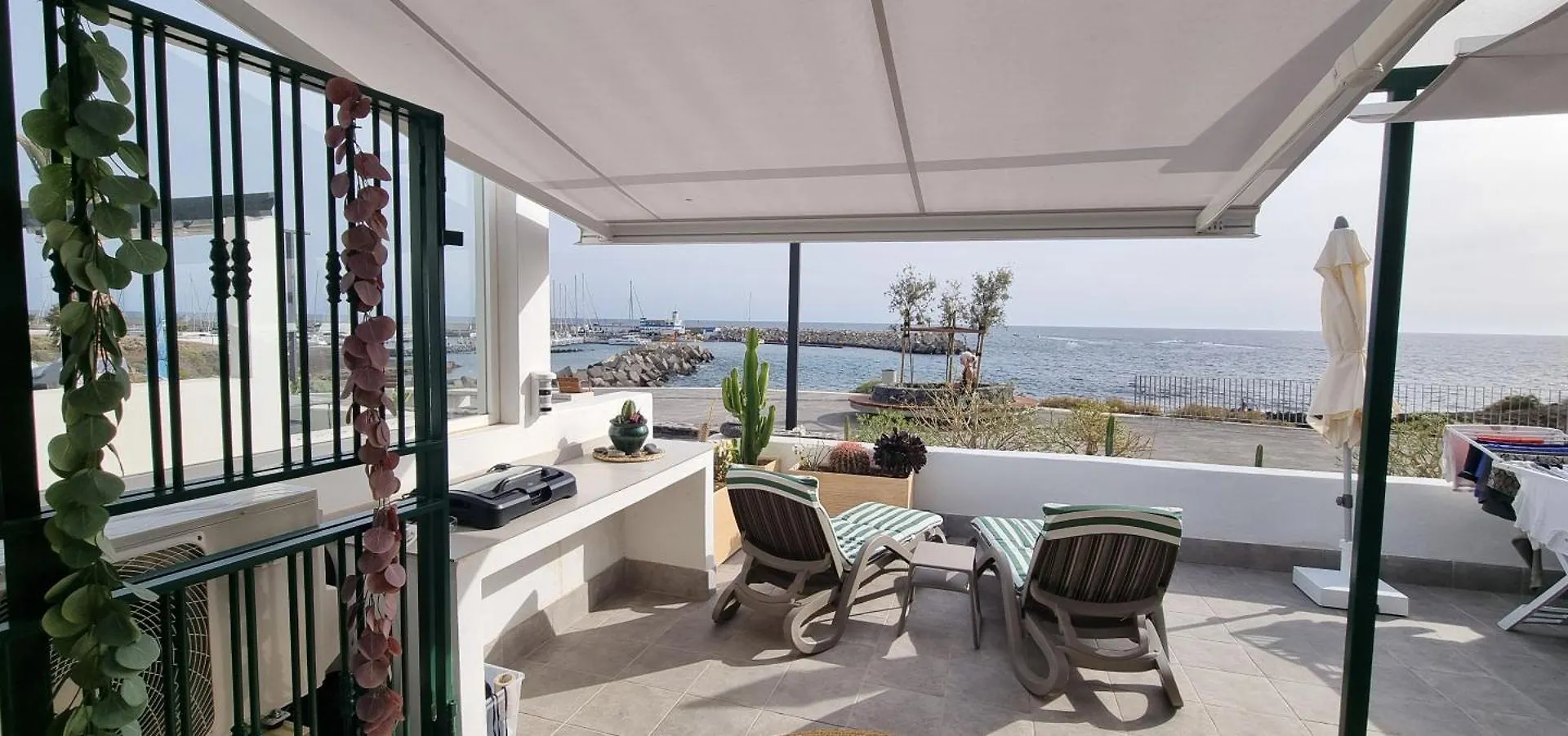Oceanfront Villa - Tenerife South 산미겔데아보나 0*,  스페인